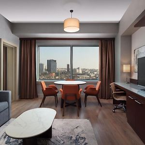 Suite à 2 Chambres à Coucher